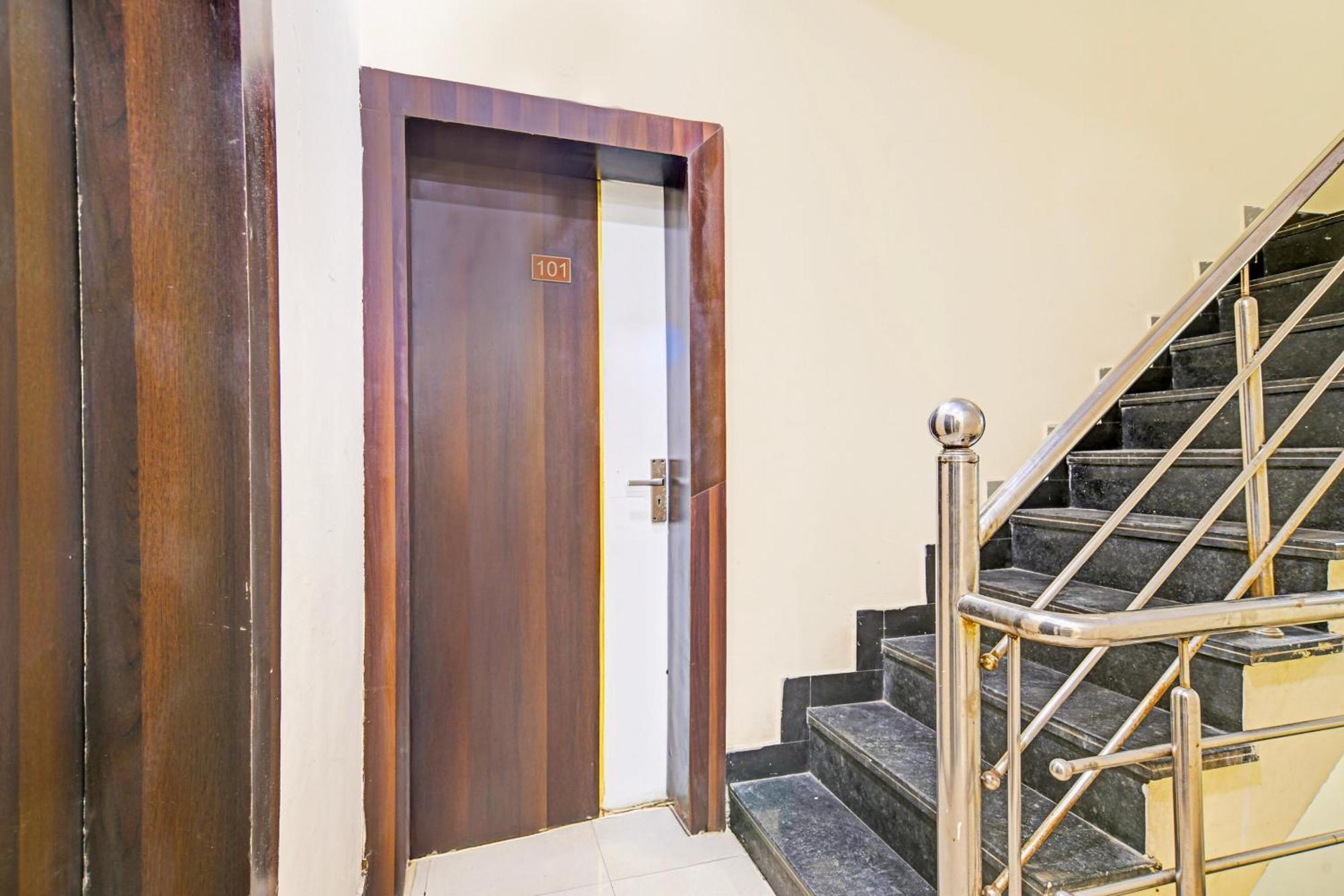 Super Hotel O Hanuman Naka Ujjain Formerly Krishna Palace Екстериор снимка