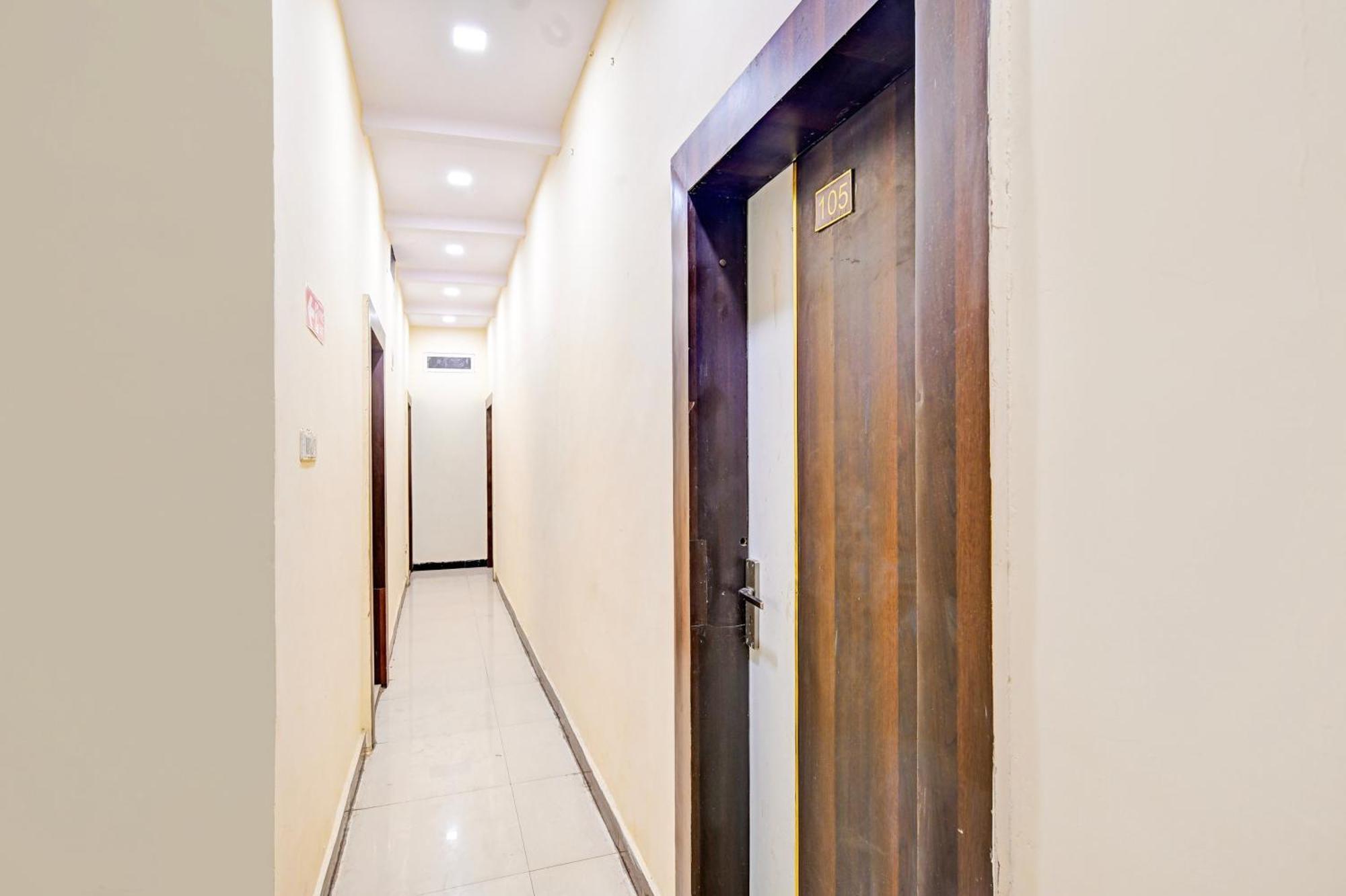 Super Hotel O Hanuman Naka Ujjain Formerly Krishna Palace Екстериор снимка