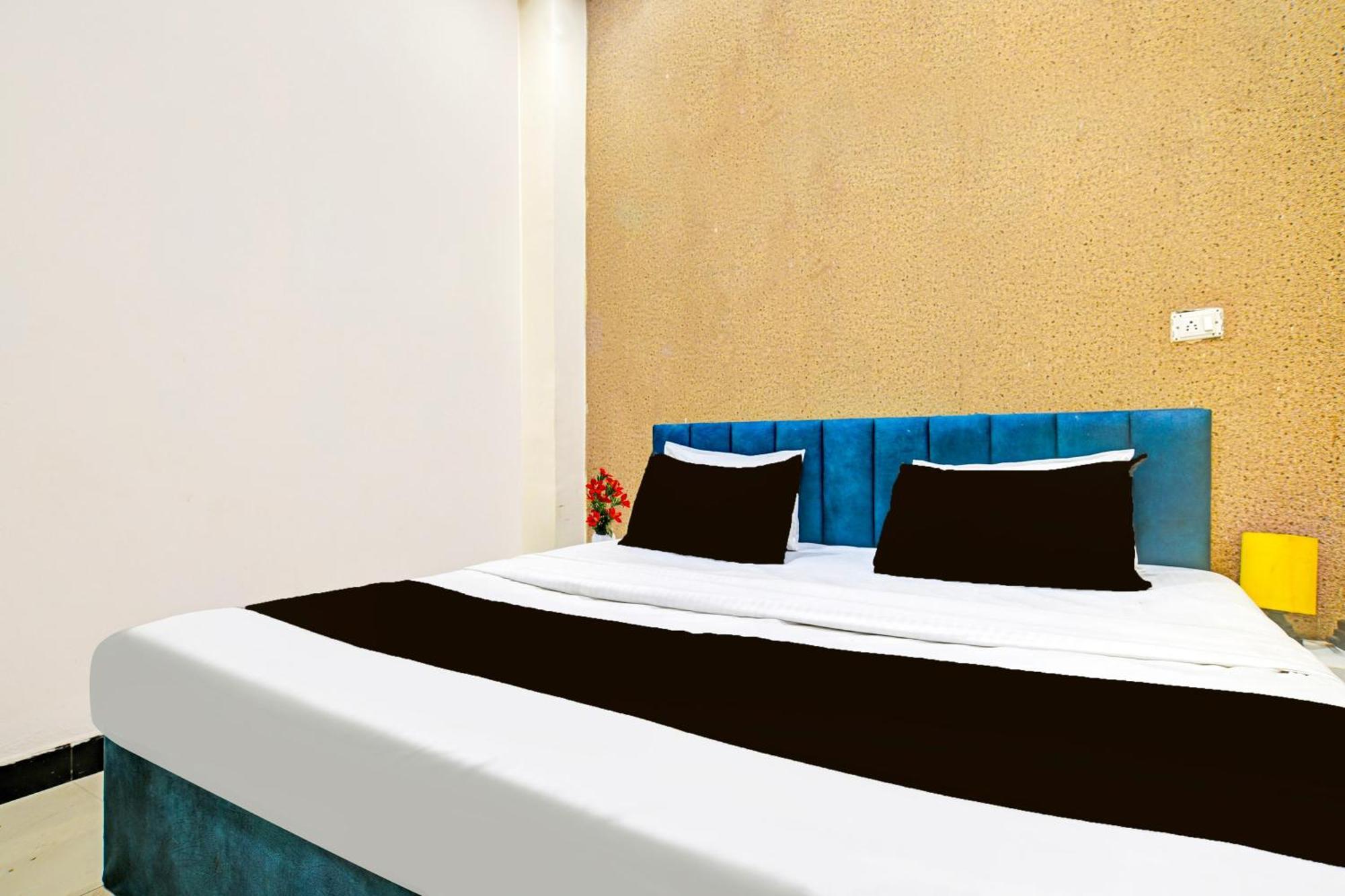 Super Hotel O Hanuman Naka Ujjain Formerly Krishna Palace Екстериор снимка